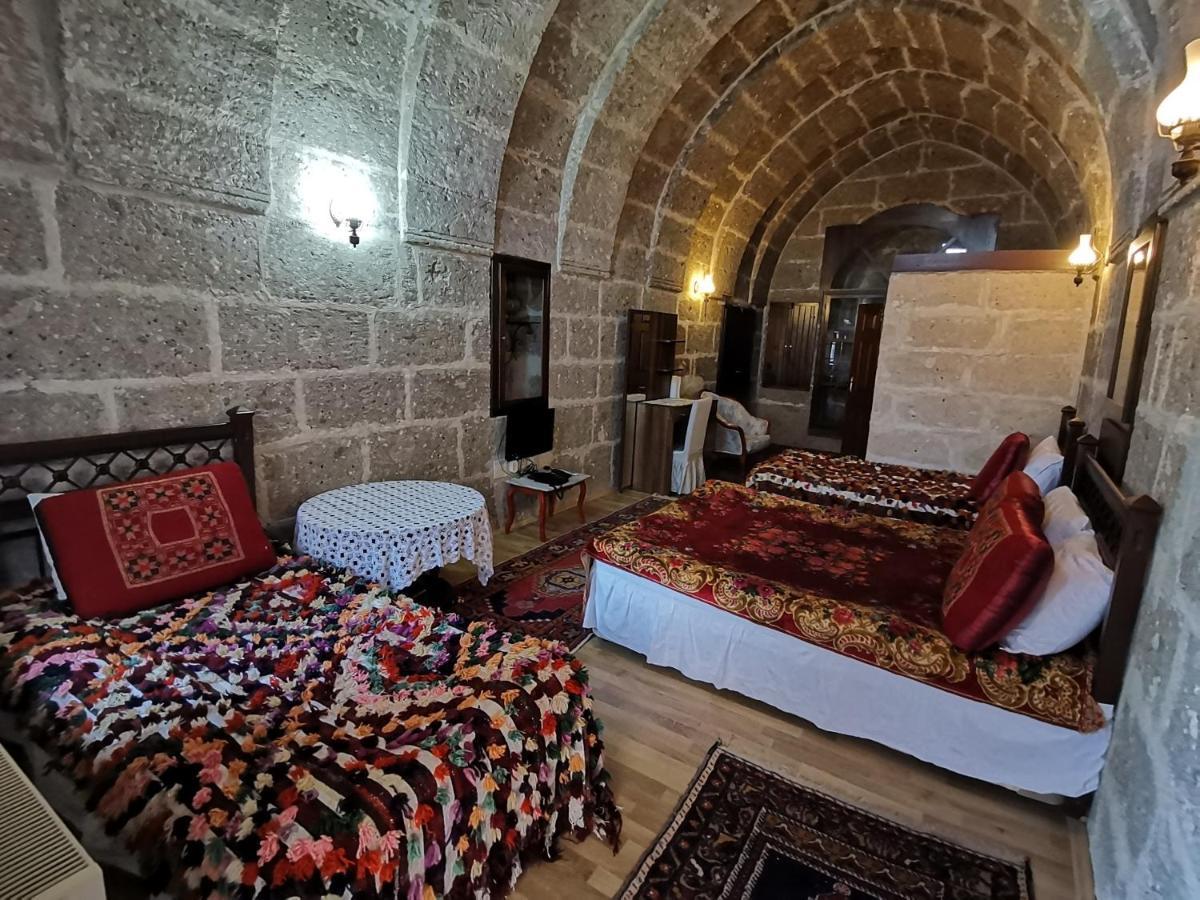 Osmanoglu Hotel Guzelyurt Esterno foto