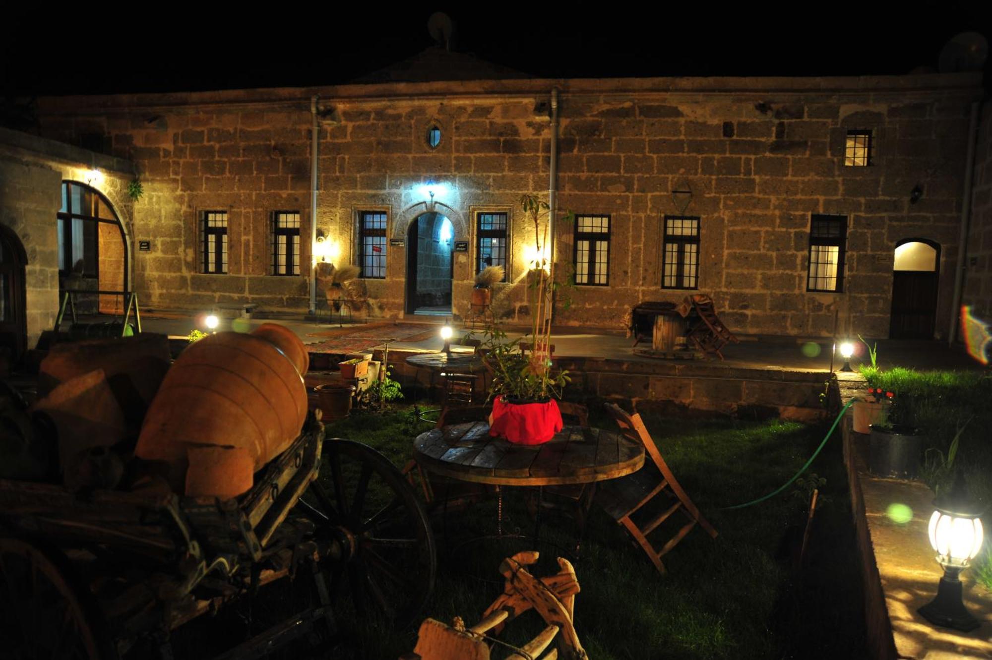 Osmanoglu Hotel Guzelyurt Esterno foto