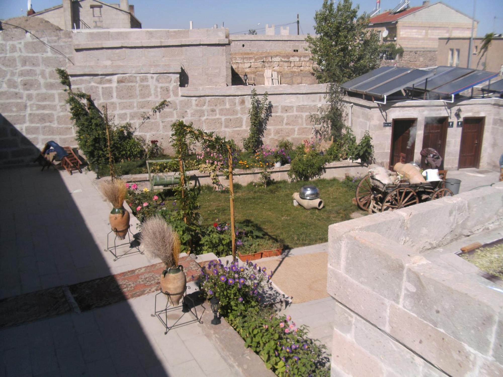 Osmanoglu Hotel Guzelyurt Esterno foto